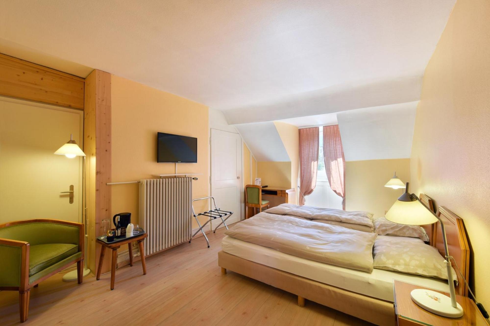 Hôtel de l'Aigle Couvet Habitación foto