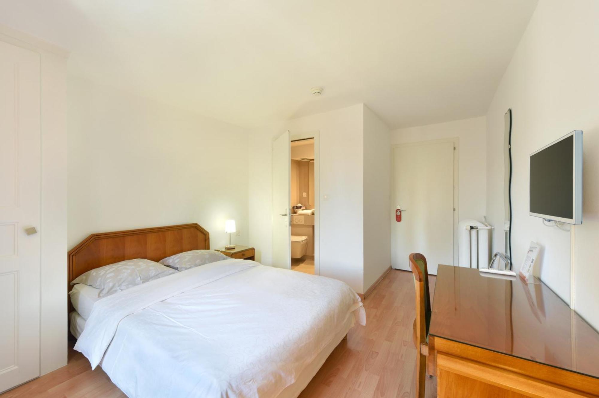 Hôtel de l'Aigle Couvet Habitación foto