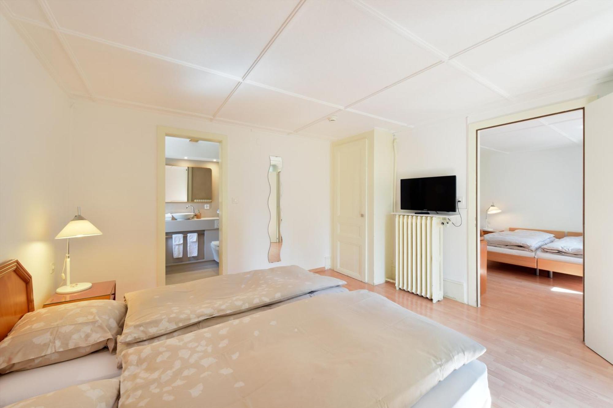 Hôtel de l'Aigle Couvet Habitación foto